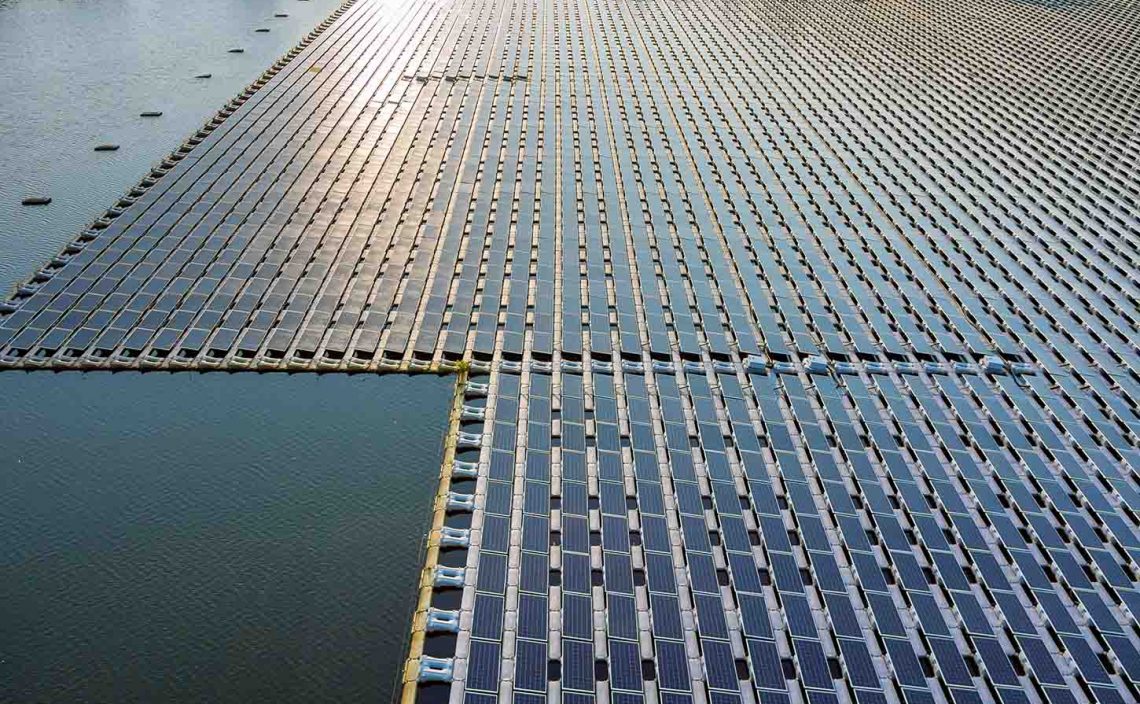 シンガポールに世界最大級の水上太陽光発電所がオープン